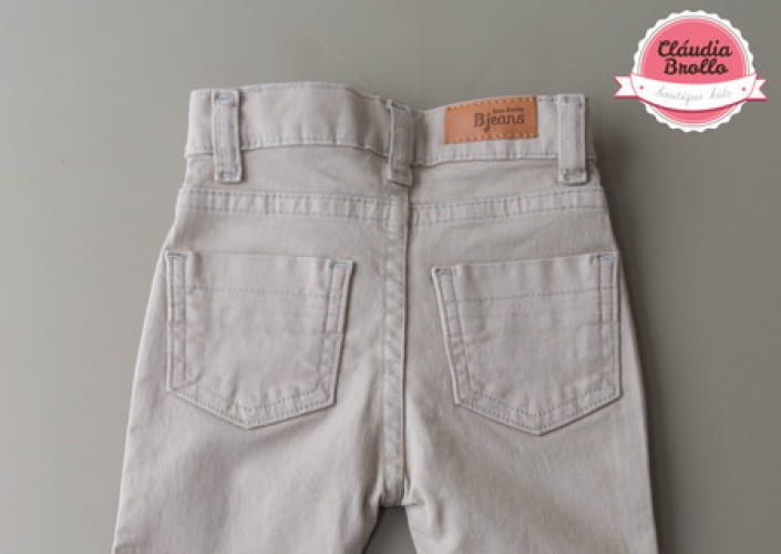 Calça em sarja