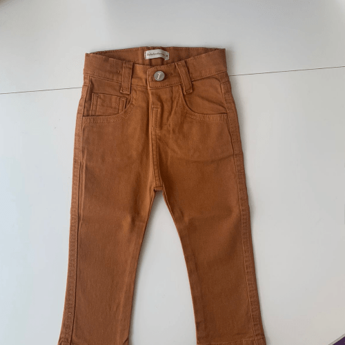 Calça em sarja